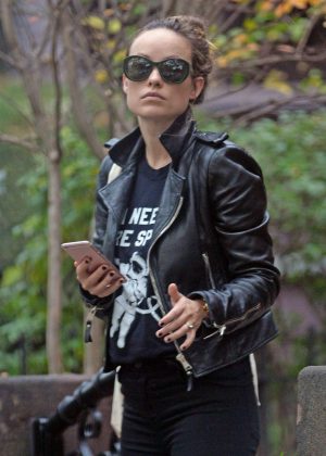 Olivia Wilde in Leather Jacket (1)